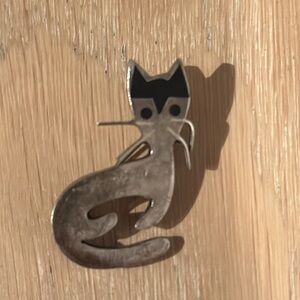 Vintage sterling cat pin